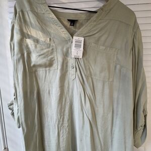 Torrid "HARPER"  Light Green Blouse Sz. 0